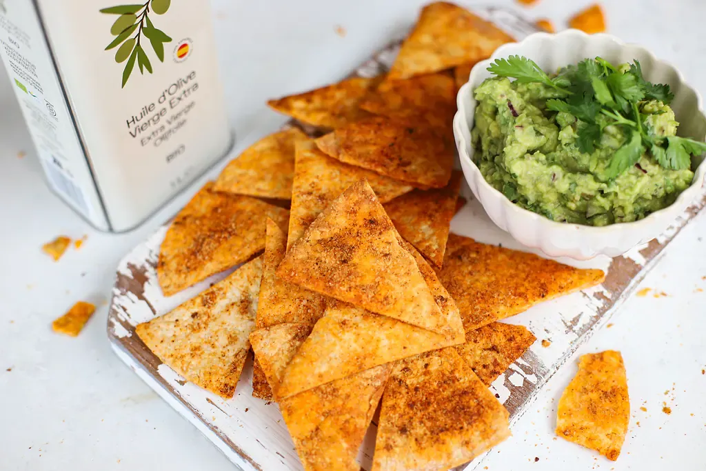 Nachos maison et guacamole méditerranéen