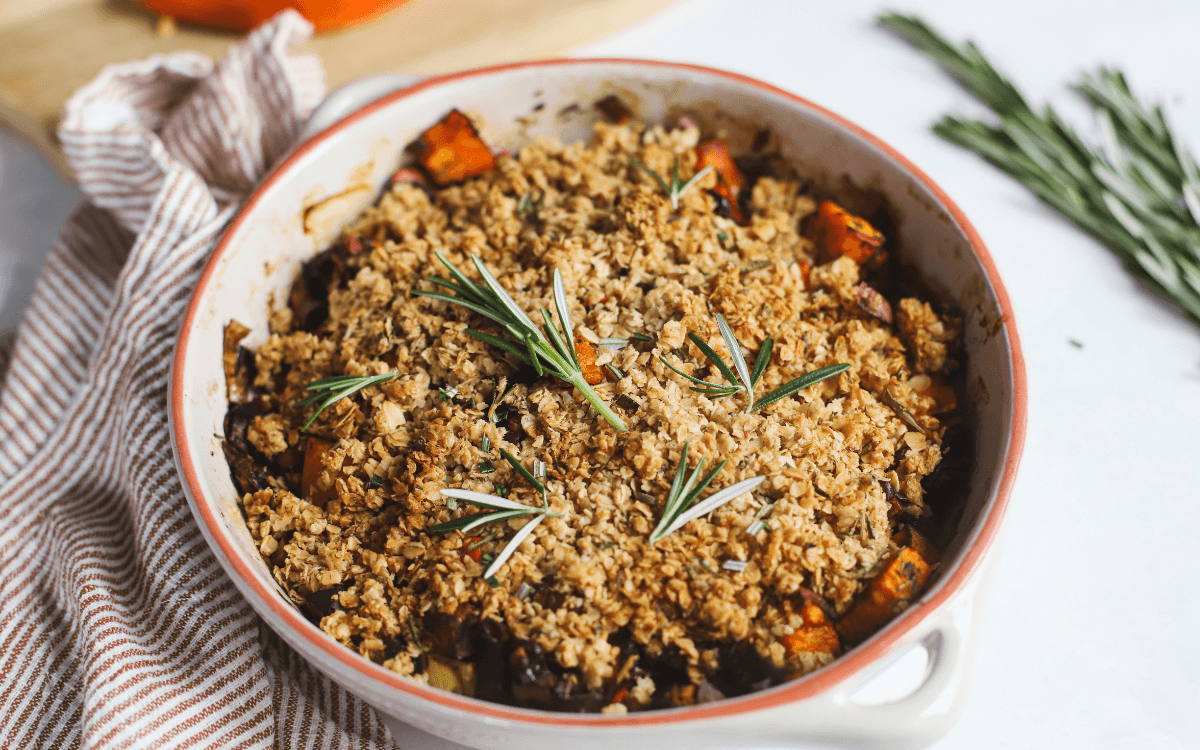 Crumble van prei, pompoen en bonen