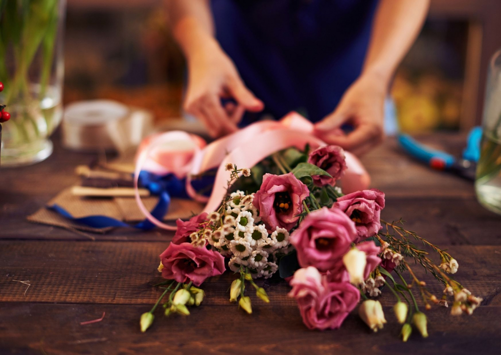 How to recycle your Valentine’s Day roses to turn them into beauty products?