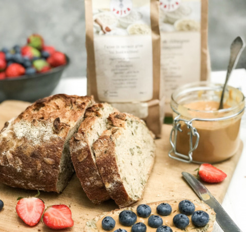 Zelfgebakken glutenvrij brood met boekweitmeel