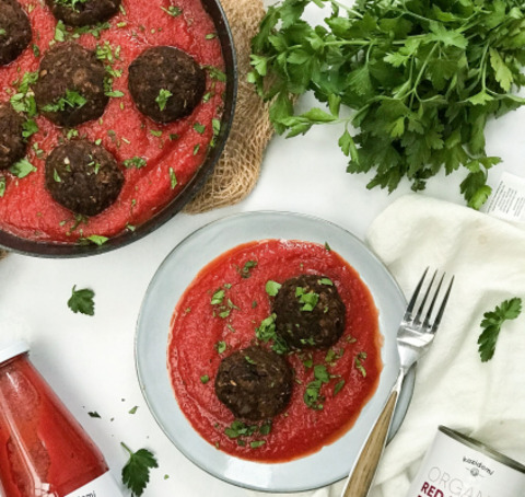 Boulettes vegan cuites au four aux haricots rouges et lentilles